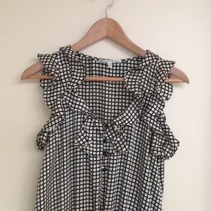 ⭐️ 2 for $10! Cute ruffle blouse!